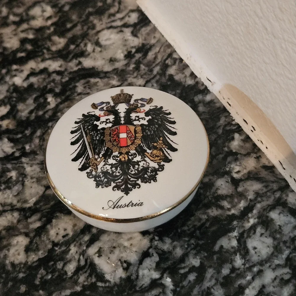 VTG Porcelain Vienna Austria Coat Of Arms Jar Powder Trinket Victorian dish‎